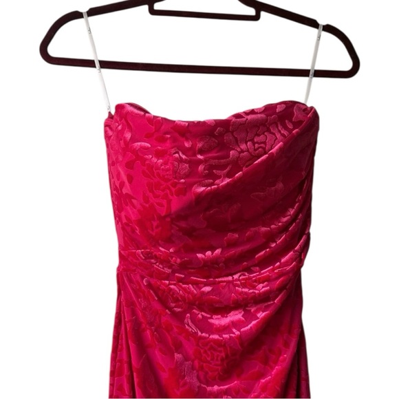 NWT Lulu’s Fabulous Darling Fuchsia Burnout Velvet Strapless Dress Size Small - Picture 6 of 11